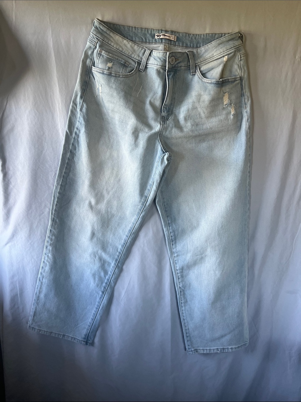 SO Light Wash Straight Leg woman’s jeans